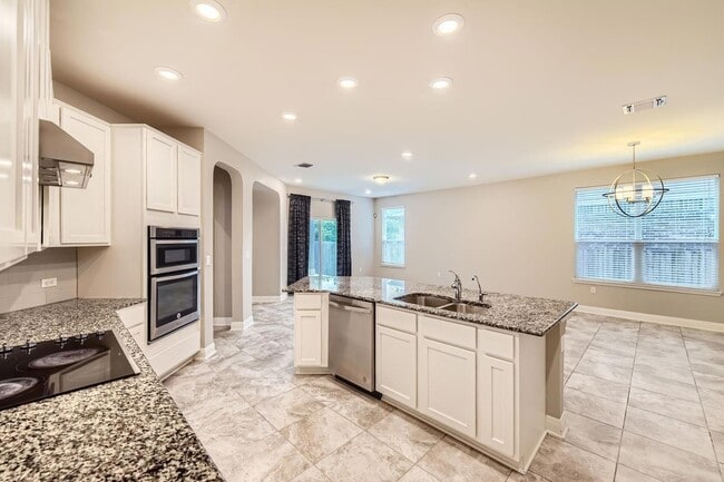 Building Photo - 1609 Arial Dr