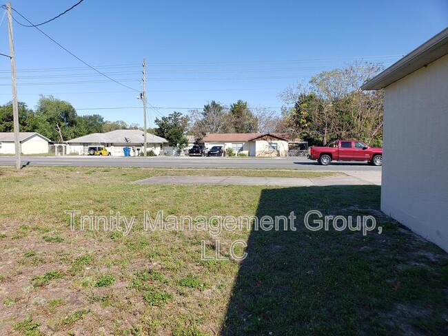 Building Photo - 10264 Spring Hill Dr