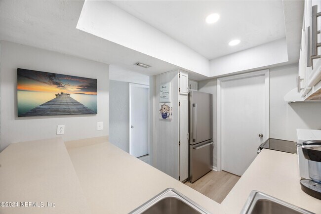 Building Photo - 5650 A1A S
