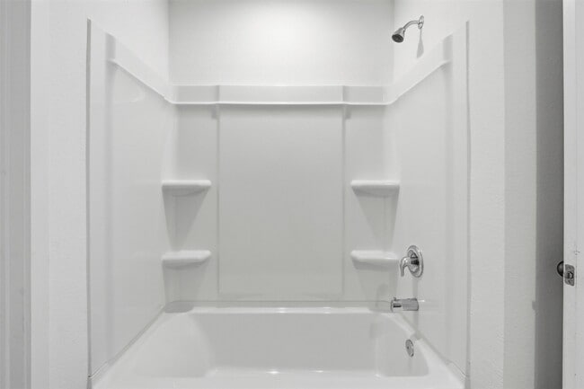 Building Photo - 21006 Longwitton Ln