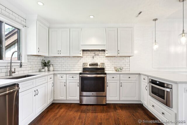 Building Photo - 122 Heritage Vlg