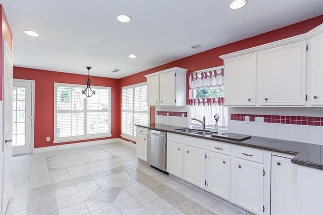 Building Photo - 16307 Cobble Springs Ct