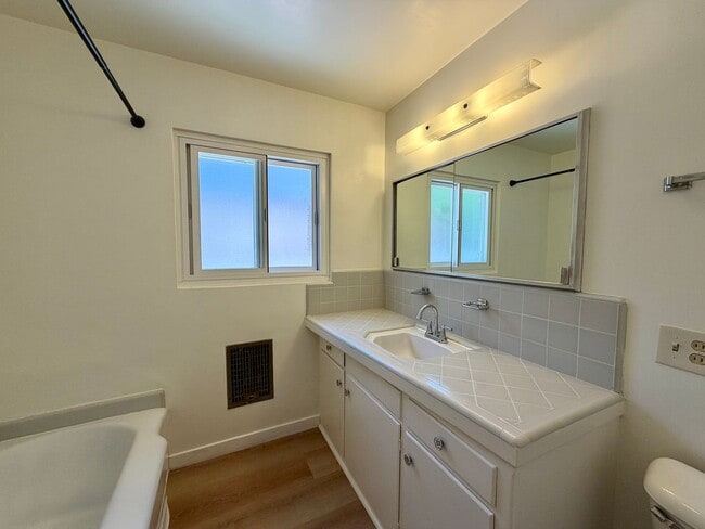 Building Photo - 7328 W 88th Pl