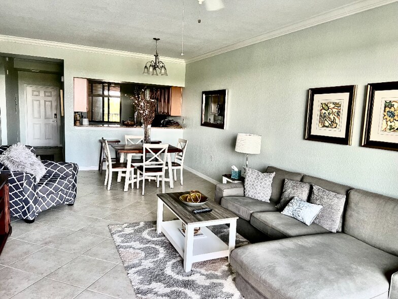 Building Photo - 7015 River Hammock Dr