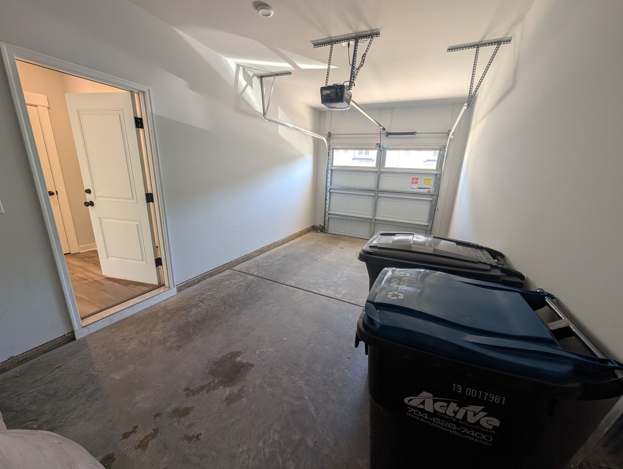 Building Photo - Room in Townhome on Munsing Dr