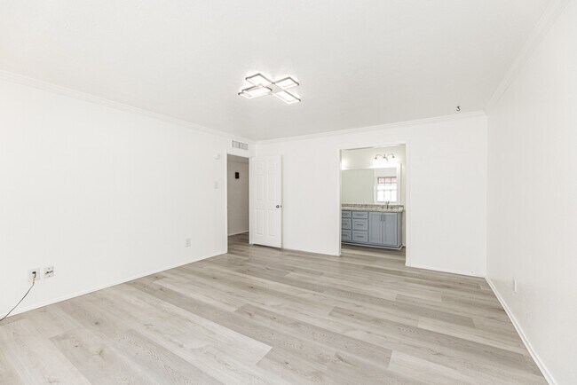 Building Photo - 16814 Kilwinning Dr