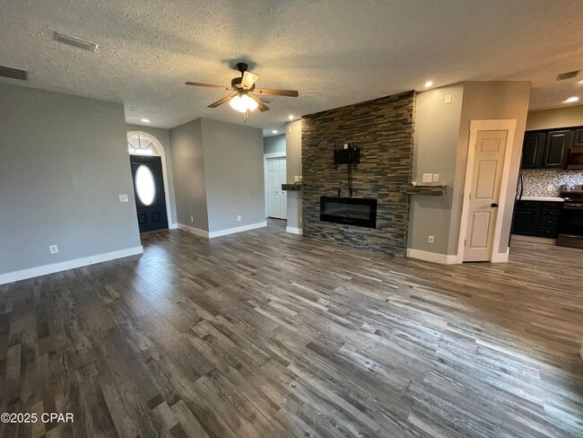 Building Photo - 5307 Seneca Ln
