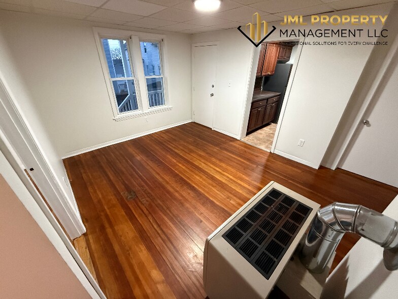 Building Photo - 28 McClure Pl