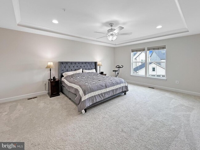 Building Photo - 221 Red Oak Ridge Pl