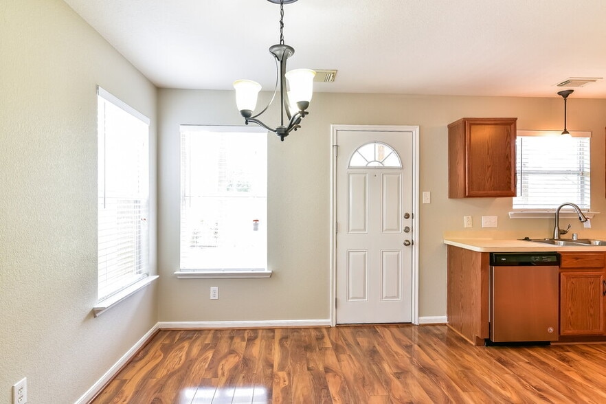 Building Photo - 11315 Sugar Bowl Dr