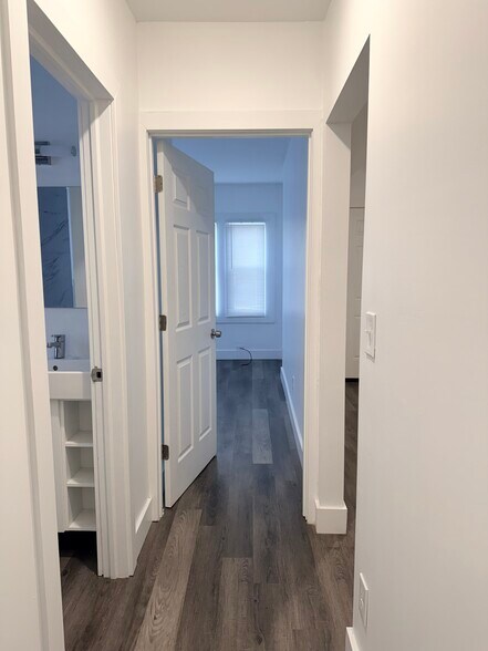 Building Photo - 954 S Ohio Ave