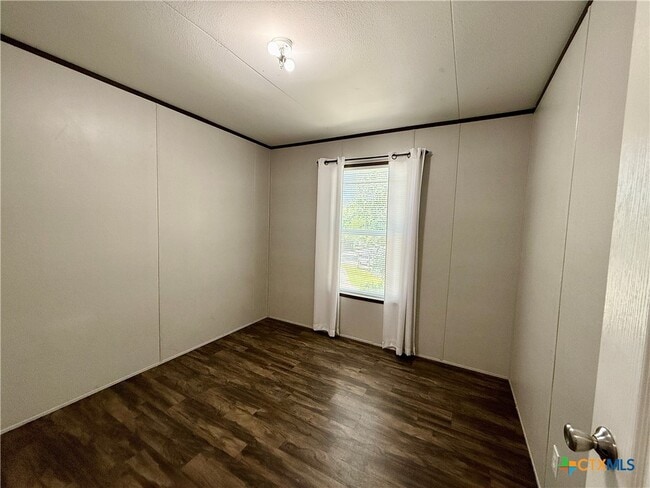 Building Photo - 159 Deer Ln
