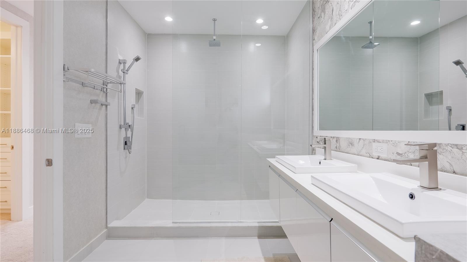 Building Photo - 6611 NW 105th Pl