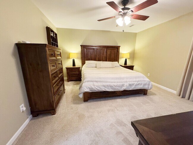 Building Photo - 2688 Woodlawn Way