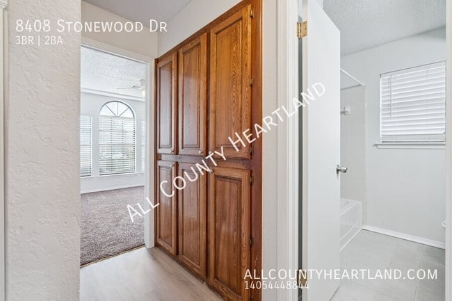 Building Photo - 8408 Stonewood Dr