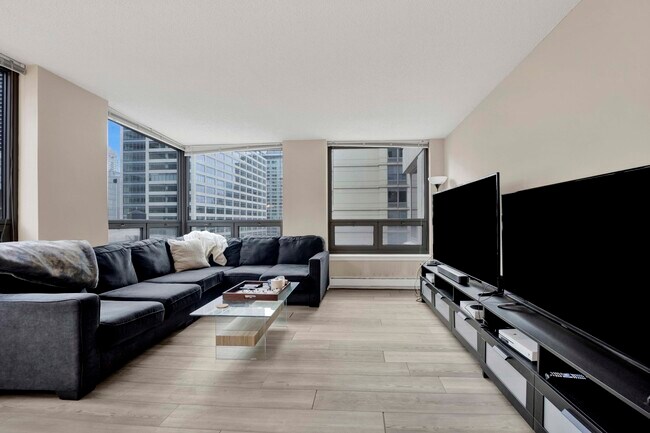 Building Photo - 440 N Wabash Ave