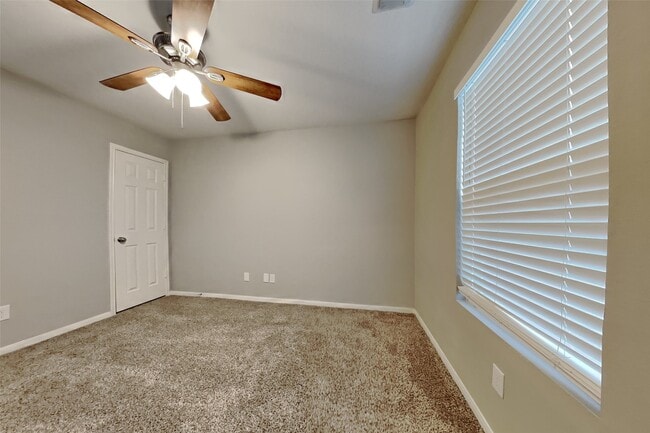 Building Photo - 20822 Fox Trot Ct