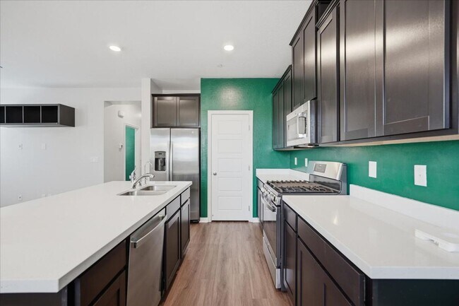 Building Photo - 6510 Silver Estates St