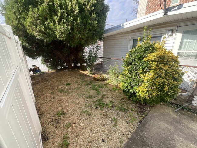 Building Photo - 40 S Bedford St