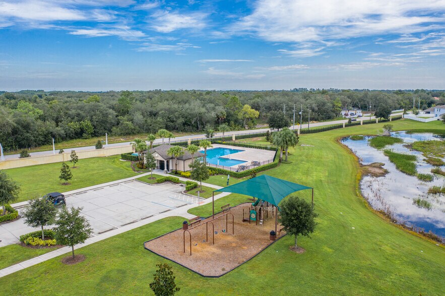 Building Photo - 301 Primrose Dr
