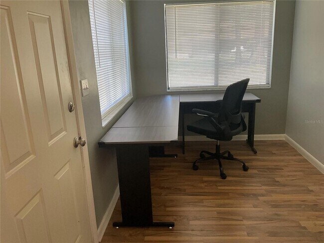 Building Photo - 7 Warren Pl