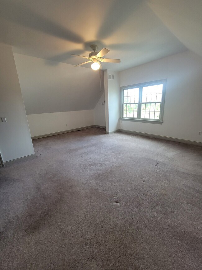 Building Photo - 33 Rittenhouse Rd