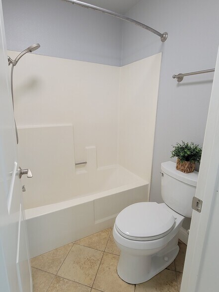 Building Photo - 429 Tangelo