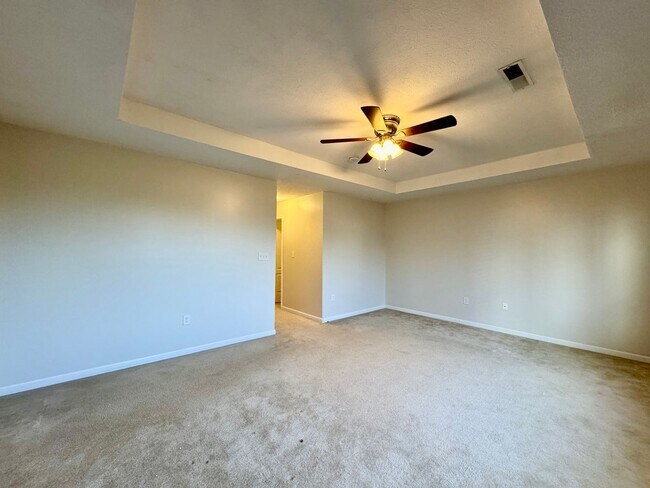 Building Photo - 3 Bed/ 2.5 Bath Townhome close to the interstate - Available 06/08/2026