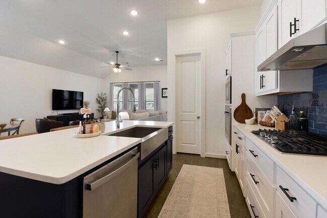 Building Photo - 524 Calmo Ct