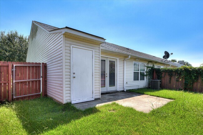 Building Photo - 131 Bevington Dr