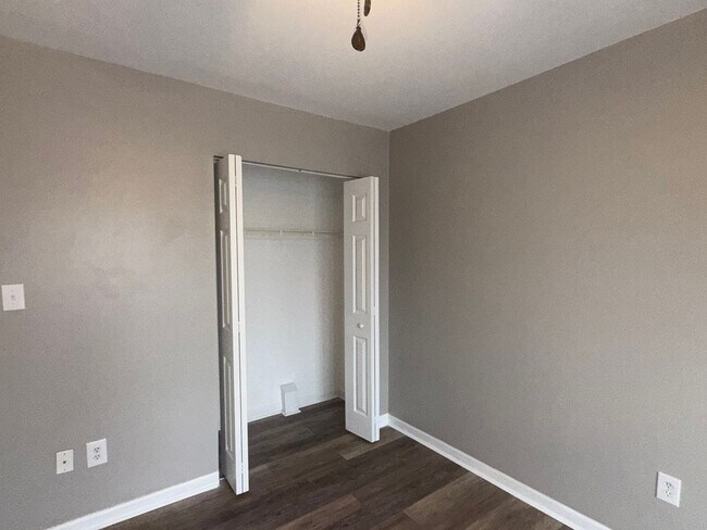 Building Photo - Freshly Renovated Rock Hill Condo – 2BR/2BA