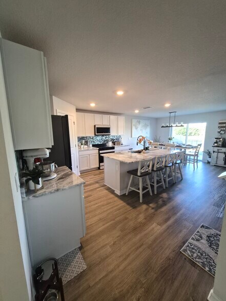 Building Photo - 3912 112th St E