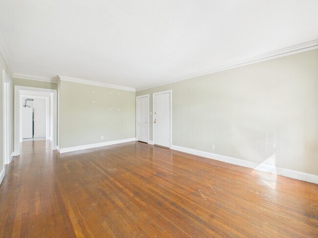 Building Photo - 1920 Richmond Ave.