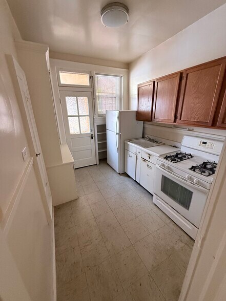 Building Photo - 414 N Sheppard St