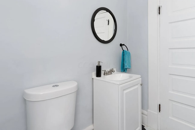 Building Photo - 477 E Gates St