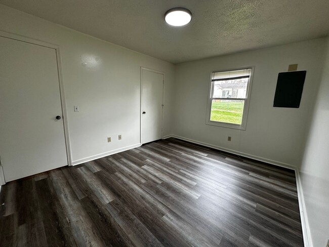 Building Photo - Newly Remodeled Duplex in Blacksburg