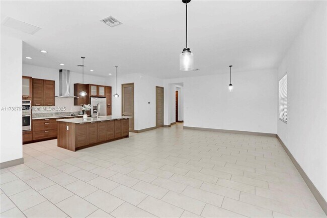 Building Photo - 15957 SW 136 Way