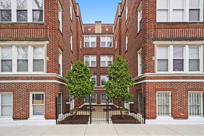 Building Photo - 3745 W Argyle St