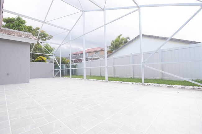 Building Photo - 11071 Baybreeze Way