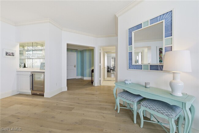 Building Photo - 8990 Bay Colony Dr