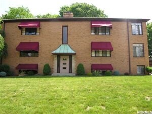 Primary Photo - 4367 Wooster Rd
