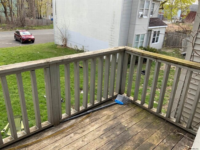 Building Photo - 301 3rd St