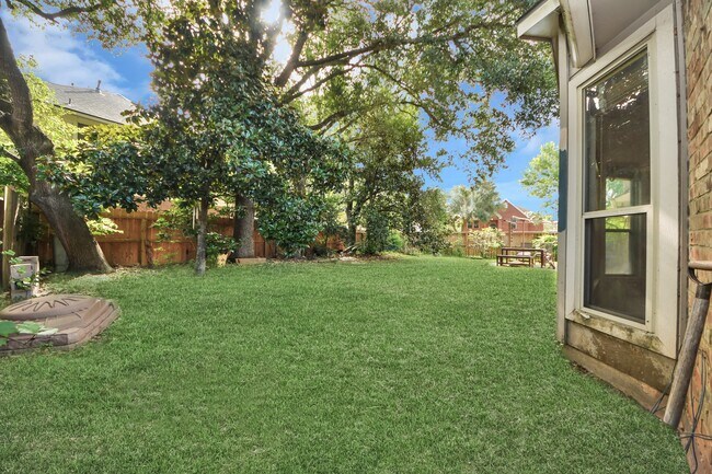 Building Photo - 3818 S Barnett Way