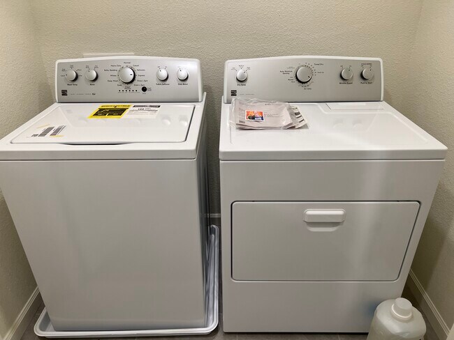 Washer/Dryer in Floor 2 - 329 Shafer Ave