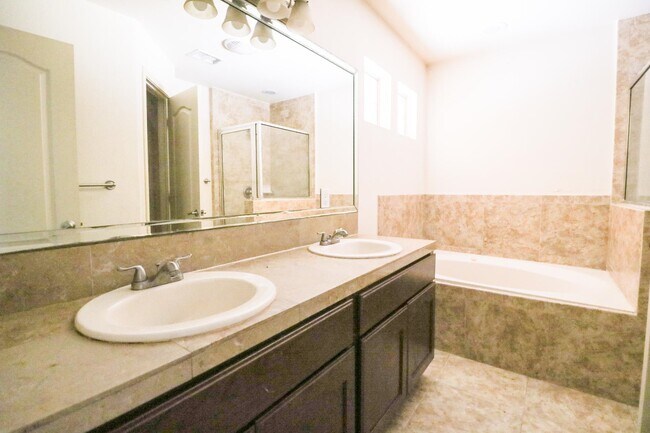 Building Photo - 9310 Albany Dr