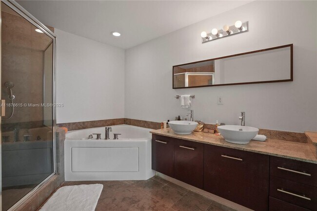 Building Photo - 3029 NE 188th St