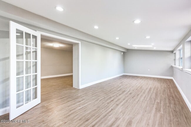 Building Photo - 10 Chestnut Ridge Rd