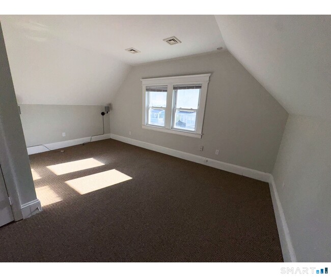 Building Photo - 74 Garfield Ave