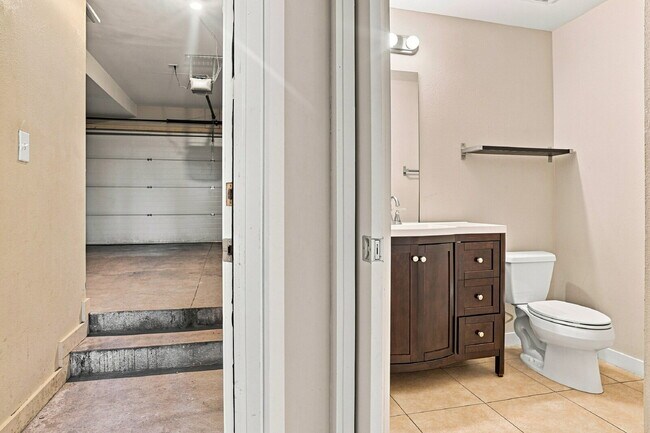 Building Photo - $4,015.95 with $300 Off The First Month's Rent, 3 Beds - 3.5 Baths, Single-Family Home in Denver ...