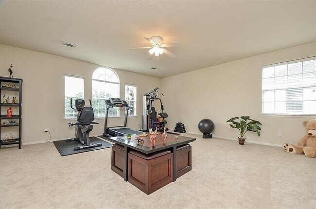 Building Photo - 1306 Ventura Canyon Dr